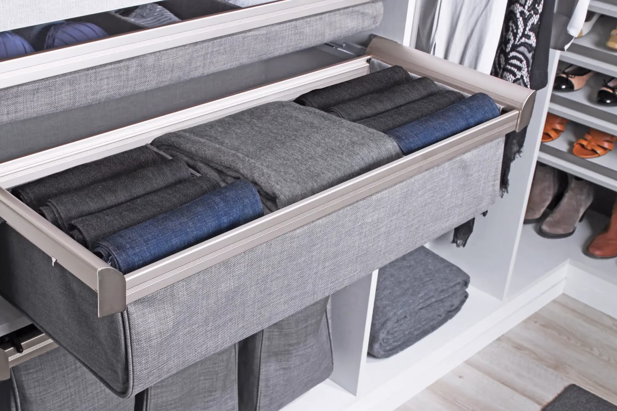 Divided Deep Drawer